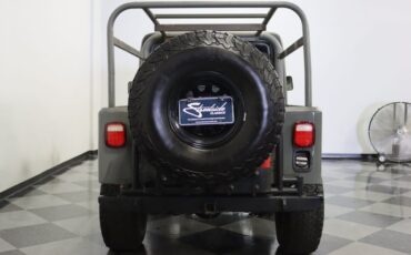 Jeep-Cj8-scrambler-1985-Gray-Black-11