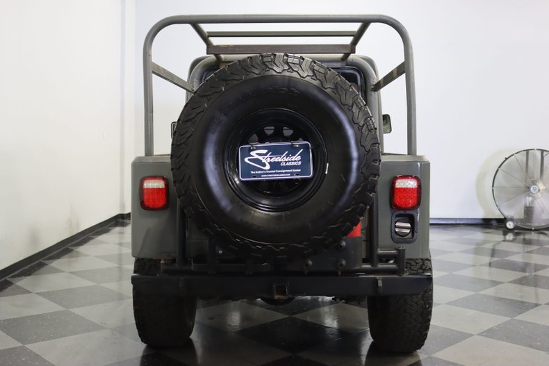 Jeep-Cj8-scrambler-1985-Gray-Black-11