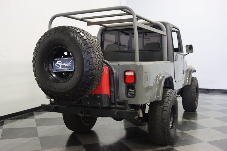 Jeep-Cj8-scrambler-1985-Gray-Black-12