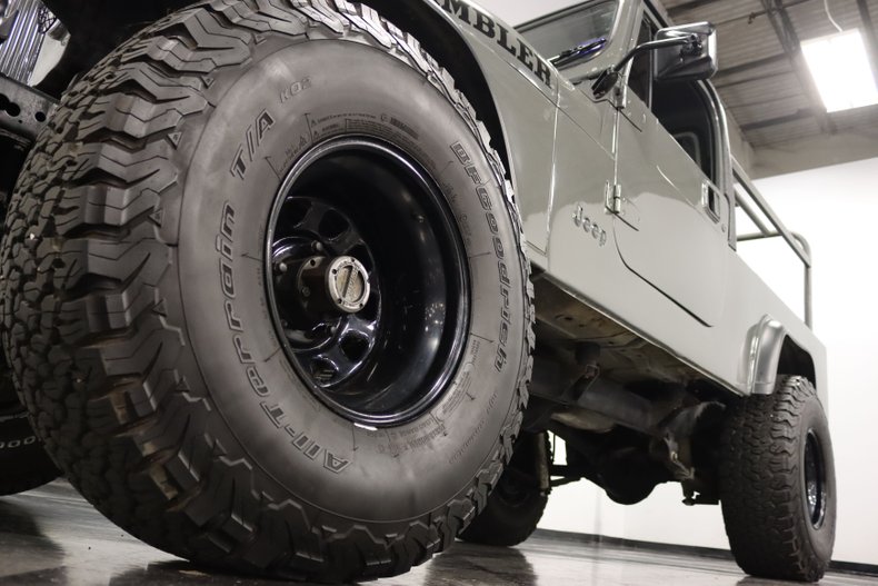 Jeep-Cj8-scrambler-1985-Gray-Black-24