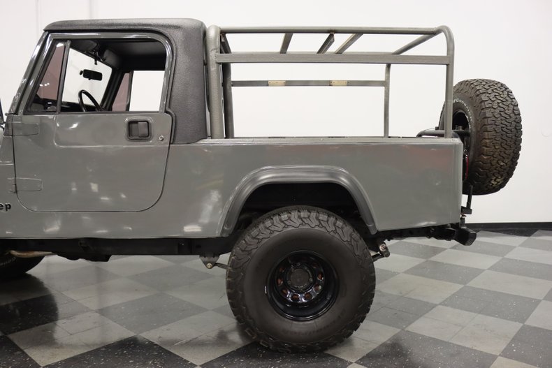 Jeep-Cj8-scrambler-1985-Gray-Black-28