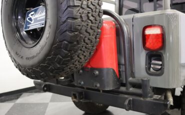 Jeep-Cj8-scrambler-1985-Gray-Black-32