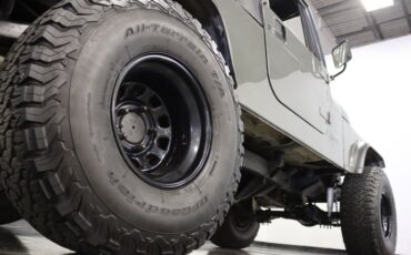 Jeep-Cj8-scrambler-1985-Gray-Black-33