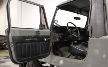 Jeep-Cj8-scrambler-1985-Gray-Black-44