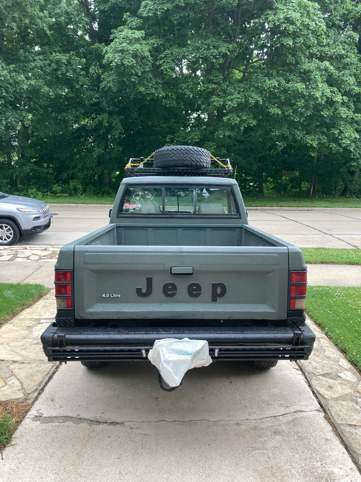 Jeep-Comanche-1990-2