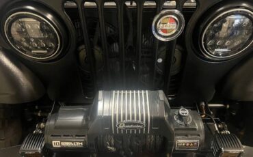 Jeep-Commando-1968-Black-12