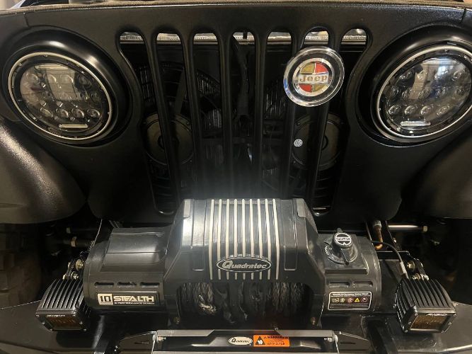 Jeep-Commando-1968-Black-12