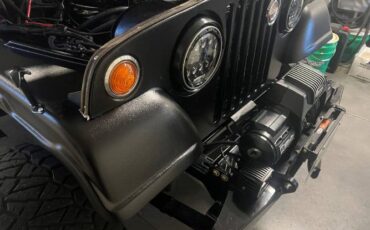 Jeep-Commando-1968-Black-13