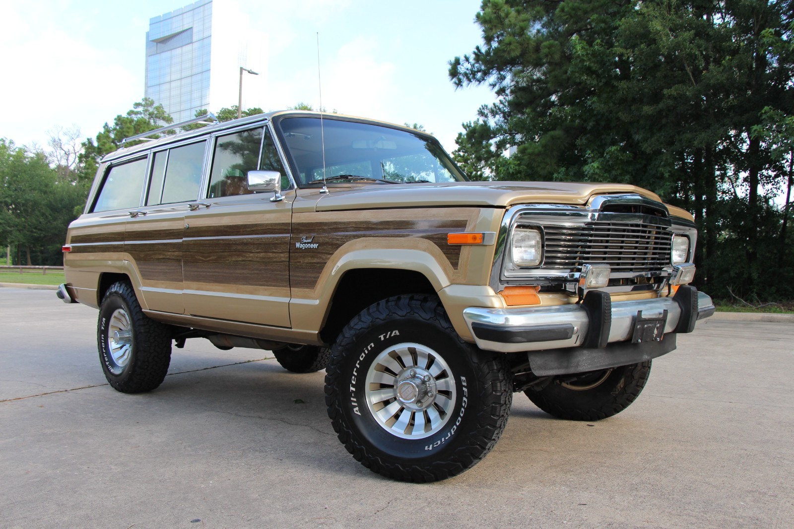 Jeep Grand Wagoneer 1985