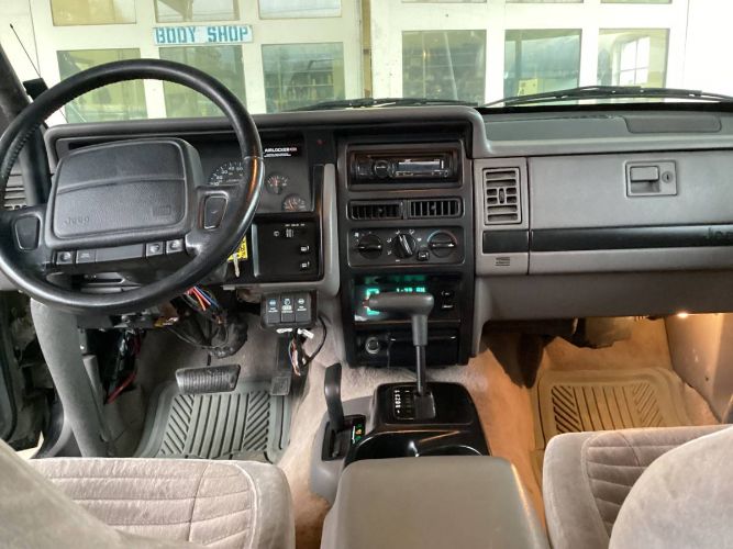 Jeep-Grand-cherokee-1995-Black-1