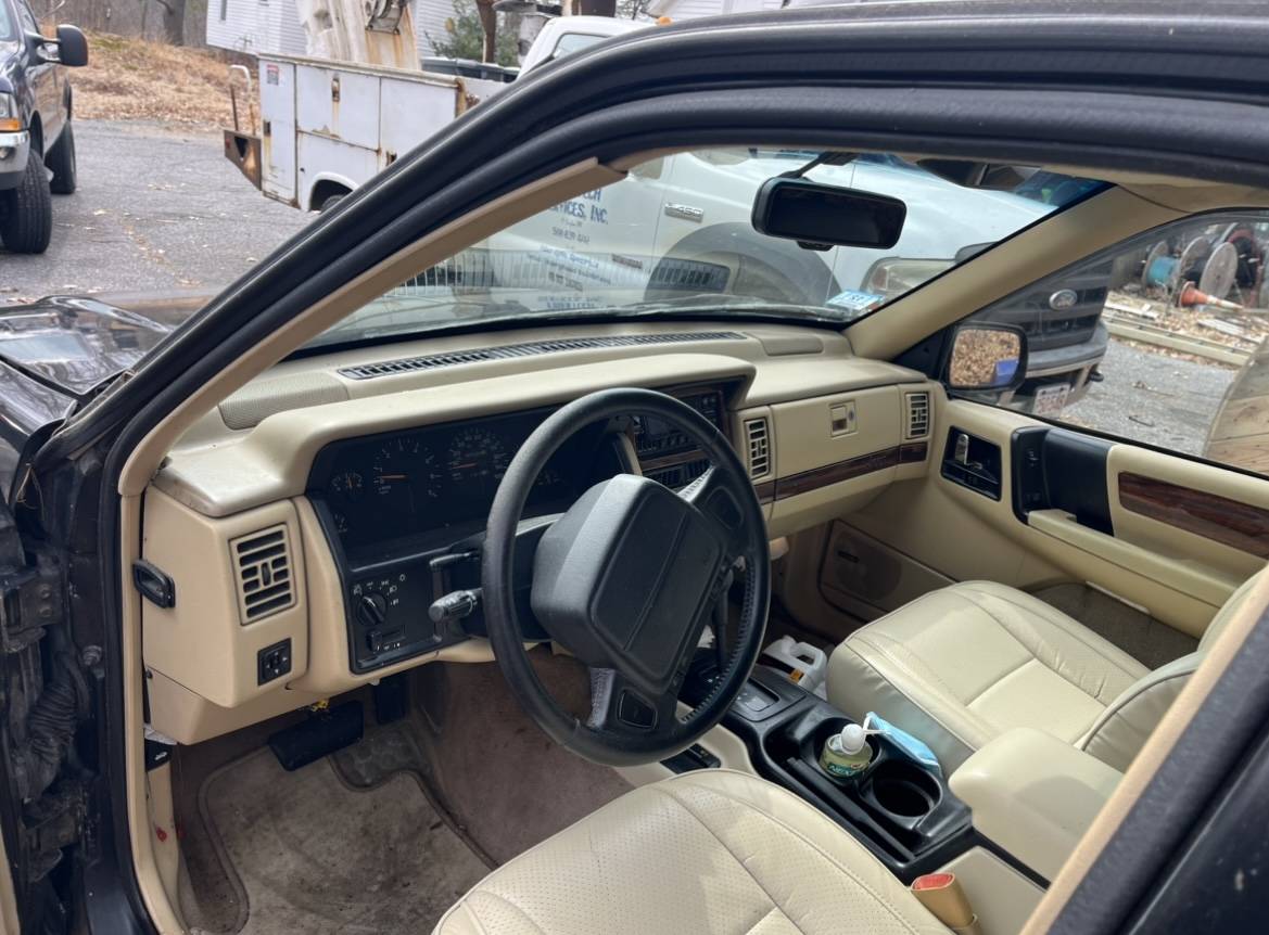 Jeep-Grand-cherokee-limited-1994-black-9