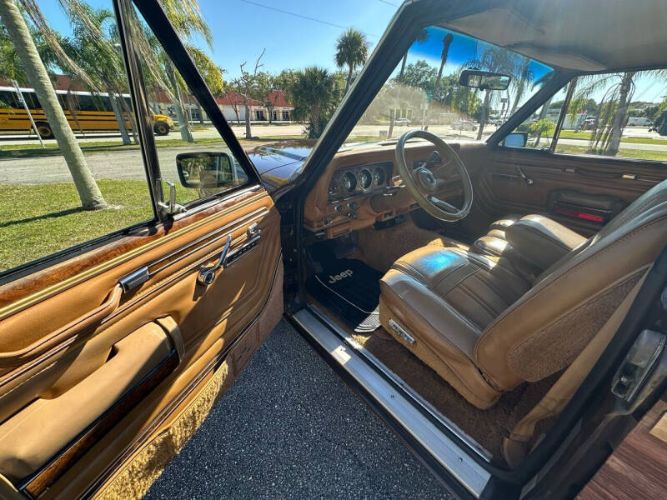 Jeep-Grand-wagoneer-1985-Brown-Beige-14