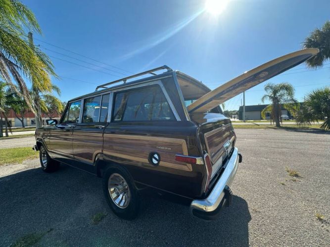 Jeep-Grand-wagoneer-1985-Brown-Beige-17