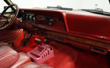 Jeep-Grand-wagoneer-1985-Champagne-Metallic-Garnet-Red-1