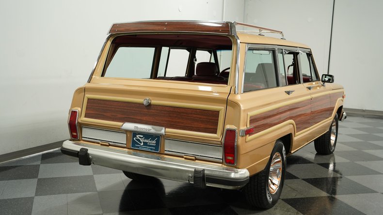 Jeep-Grand-wagoneer-1985-Champagne-Metallic-Garnet-Red-14