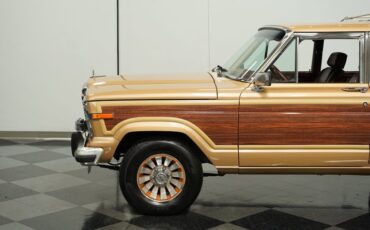 Jeep-Grand-wagoneer-1985-Champagne-Metallic-Garnet-Red-24