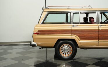 Jeep-Grand-wagoneer-1985-Champagne-Metallic-Garnet-Red-31