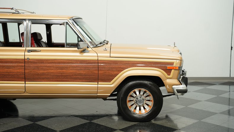 Jeep-Grand-wagoneer-1985-Champagne-Metallic-Garnet-Red-32