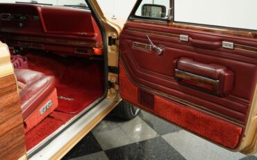 Jeep-Grand-wagoneer-1985-Champagne-Metallic-Garnet-Red-4
