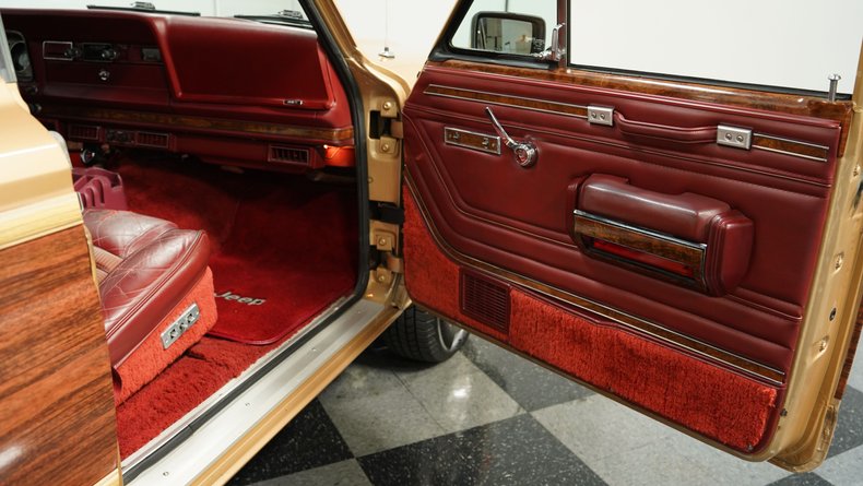 Jeep-Grand-wagoneer-1985-Champagne-Metallic-Garnet-Red-4