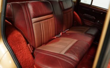 Jeep-Grand-wagoneer-1985-Champagne-Metallic-Garnet-Red-46