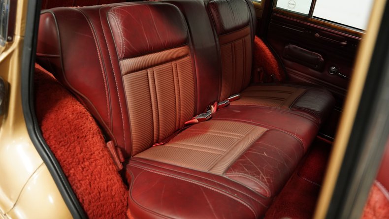 Jeep-Grand-wagoneer-1985-Champagne-Metallic-Garnet-Red-46
