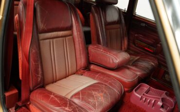 Jeep-Grand-wagoneer-1985-Champagne-Metallic-Garnet-Red-48