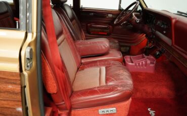Jeep-Grand-wagoneer-1985-Champagne-Metallic-Garnet-Red-49
