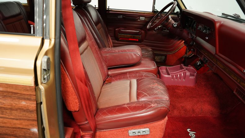 Jeep-Grand-wagoneer-1985-Champagne-Metallic-Garnet-Red-49