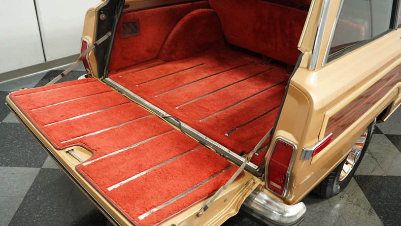 Jeep-Grand-wagoneer-1985-Champagne-Metallic-Garnet-Red-6