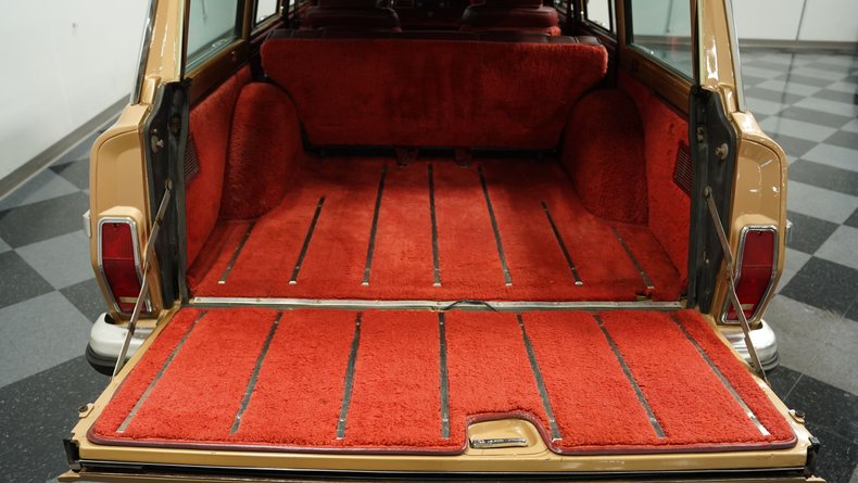 Jeep-Grand-wagoneer-1985-Champagne-Metallic-Garnet-Red-7