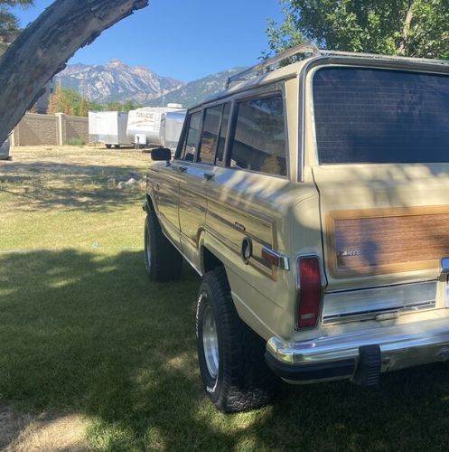 Jeep-Grand-wagoneer-1985-Tan-Brown-2