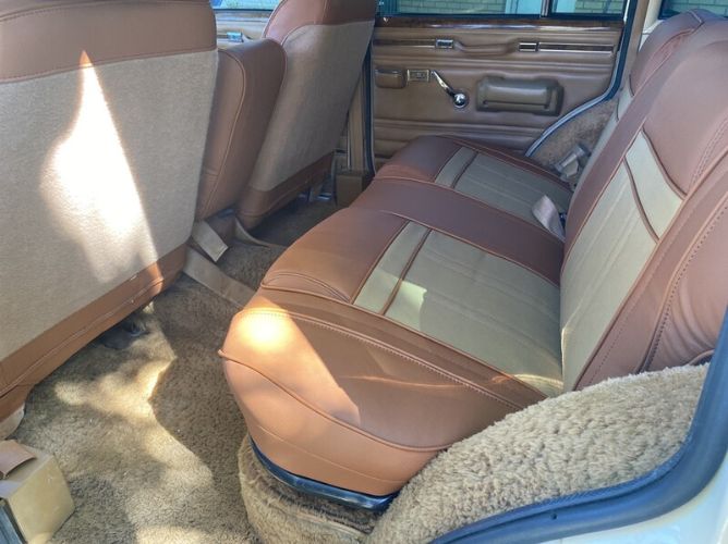 Jeep-Grand-wagoneer-1985-Tan-Brown-6