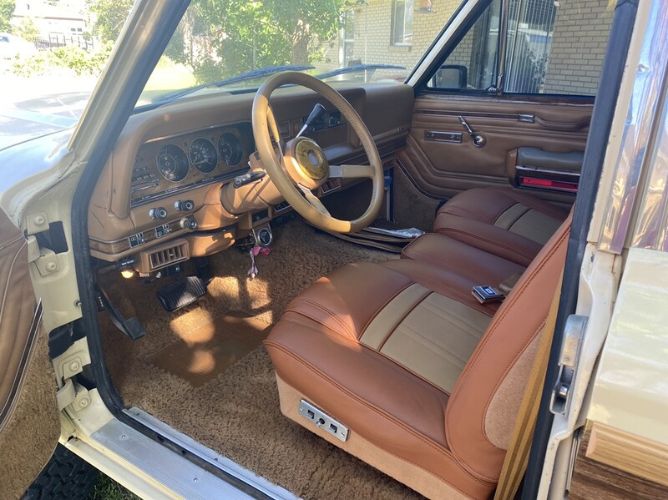 Jeep-Grand-wagoneer-1985-Tan-Brown-8