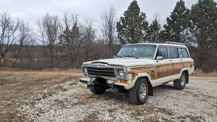 Jeep-Grand-wagoneer-1986-White-Red-1