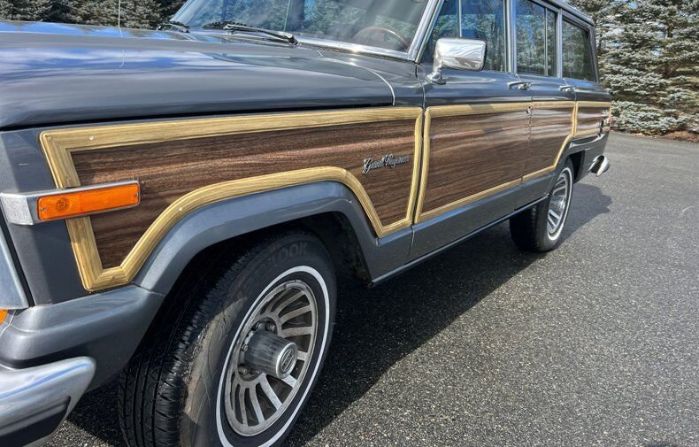 Jeep-Grand-wagoneer-1987-Light-Blue-Metallic-Burgundy-LeatherClo-5