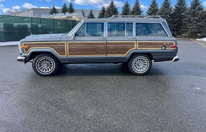 Jeep-Grand-wagoneer-1987-Light-Blue-Metallic-Burgundy-LeatherClo-7