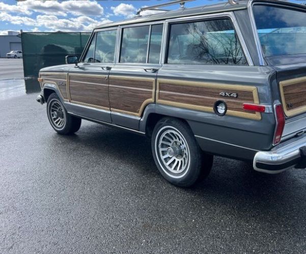 Jeep-Grand-wagoneer-1987-Light-Blue-Metallic-Burgundy-LeatherClo-8