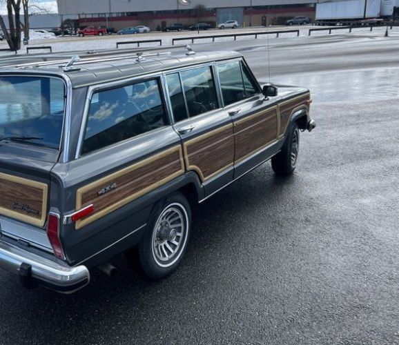 Jeep-Grand-wagoneer-1987-Light-Blue-Metallic-Burgundy-LeatherClo-9