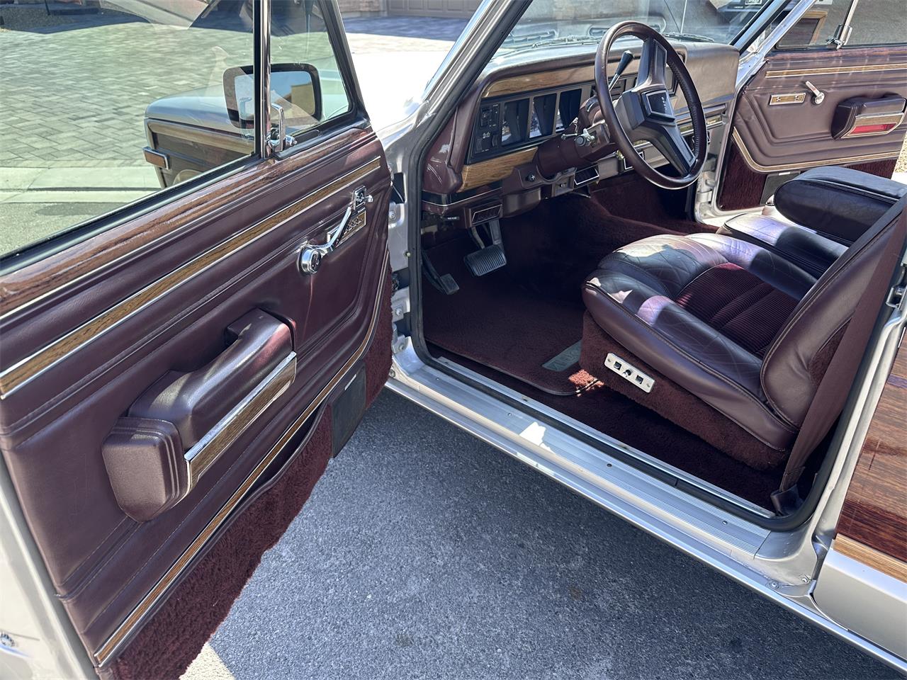 Jeep-Grand-wagoneer-1987-SilverGrey-Cordova-12