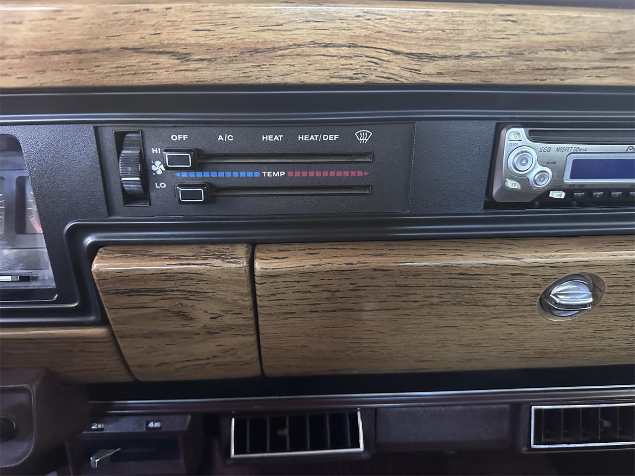 Jeep-Grand-wagoneer-1987-SilverGrey-Cordova-16