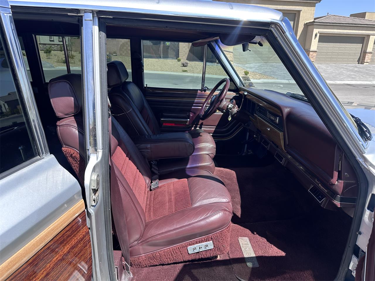 Jeep-Grand-wagoneer-1987-SilverGrey-Cordova-18