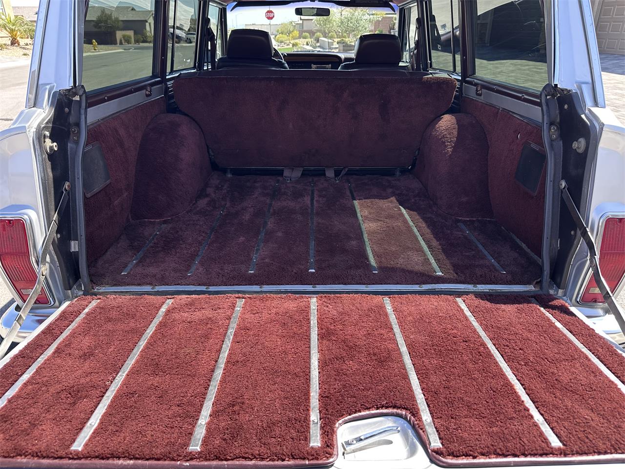 Jeep-Grand-wagoneer-1987-SilverGrey-Cordova-23