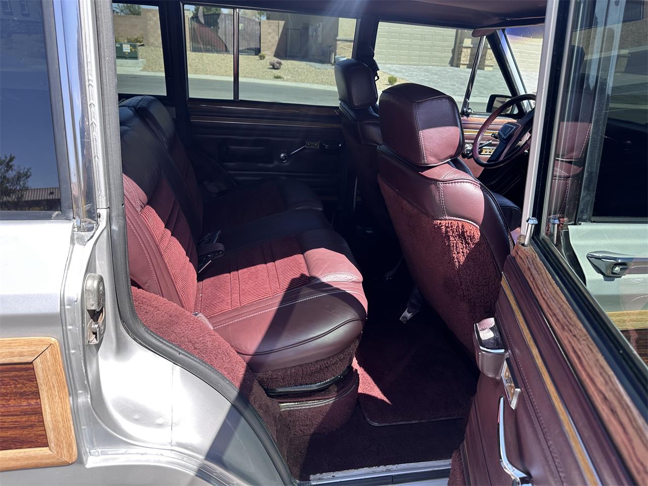 Jeep-Grand-wagoneer-1987-SilverGrey-Cordova-26