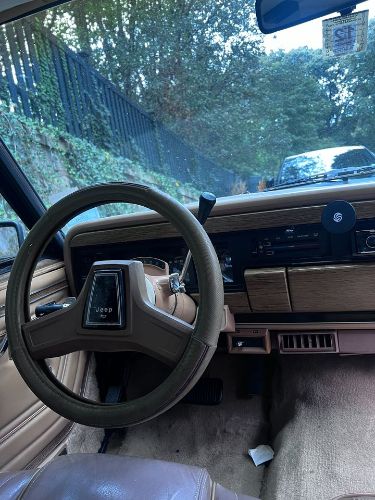 Jeep-Grand-wagoneer-1988-1