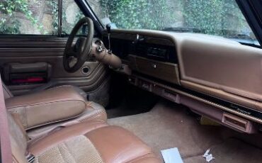 Jeep-Grand-wagoneer-1988-3