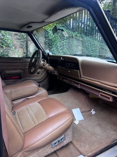 Jeep-Grand-wagoneer-1988-3