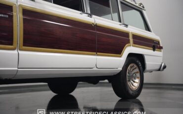 Jeep-Grand-wagoneer-1988-White-Maroon-11