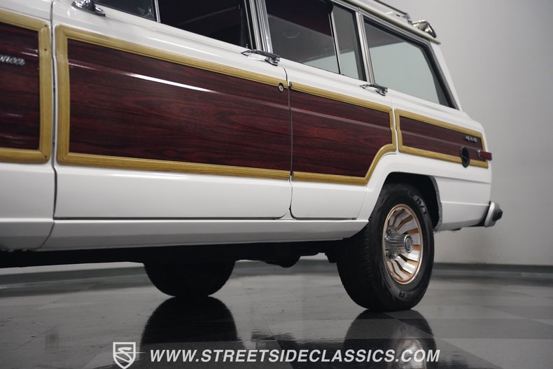 Jeep-Grand-wagoneer-1988-White-Maroon-11