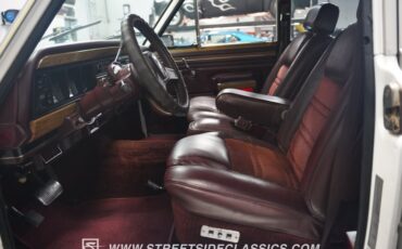 Jeep-Grand-wagoneer-1988-White-Maroon-13